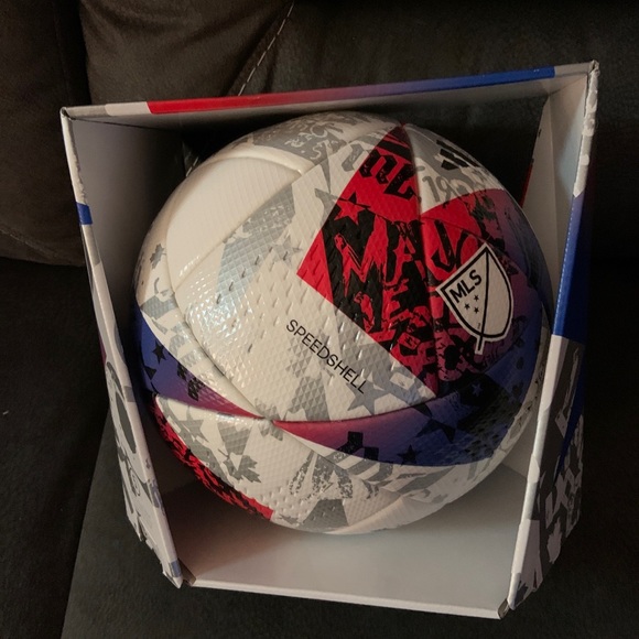 Adidas MLS match ball soccer game ball 2023 size 5 $170.00 new - Picture 3 of 5